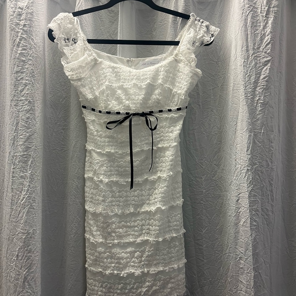 Elegant White Lace Dress